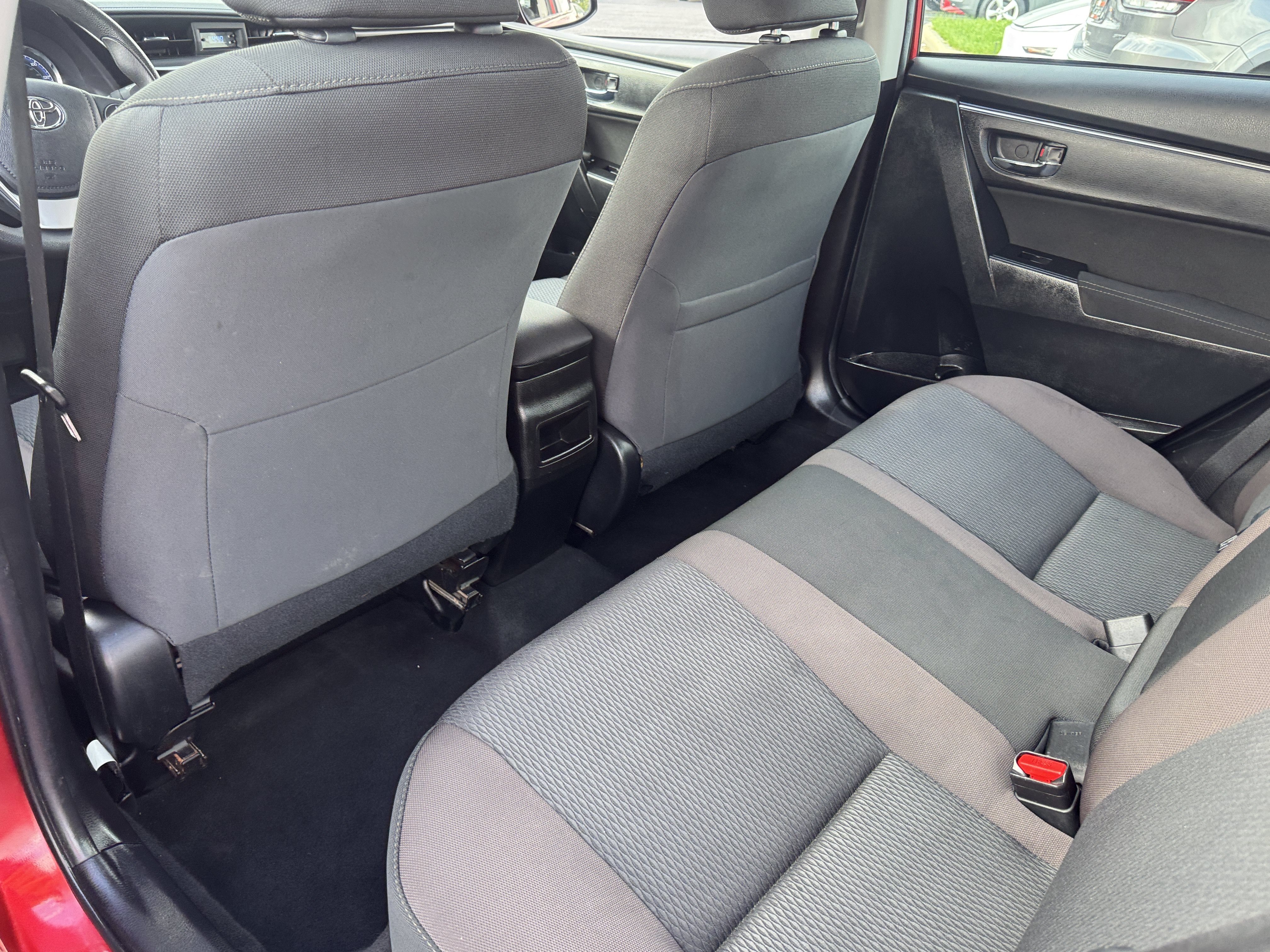 Used 2019 Toyota Corolla LE FWD image 15