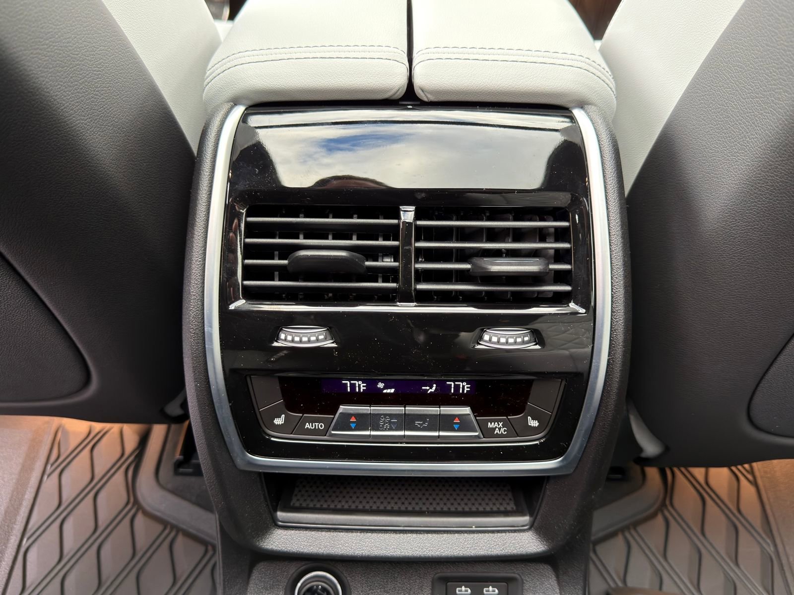 New 2026 BMW X7 xDrive40i w/ M Sport Package image 16