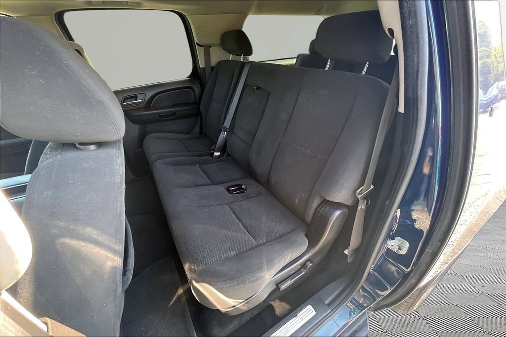 Used 2007 Chevrolet Suburban LT AWD/4WD image 22