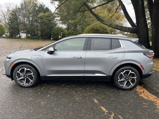 Certified 2025 Chevrolet Equinox EV LT w/ Convenience Package image 2