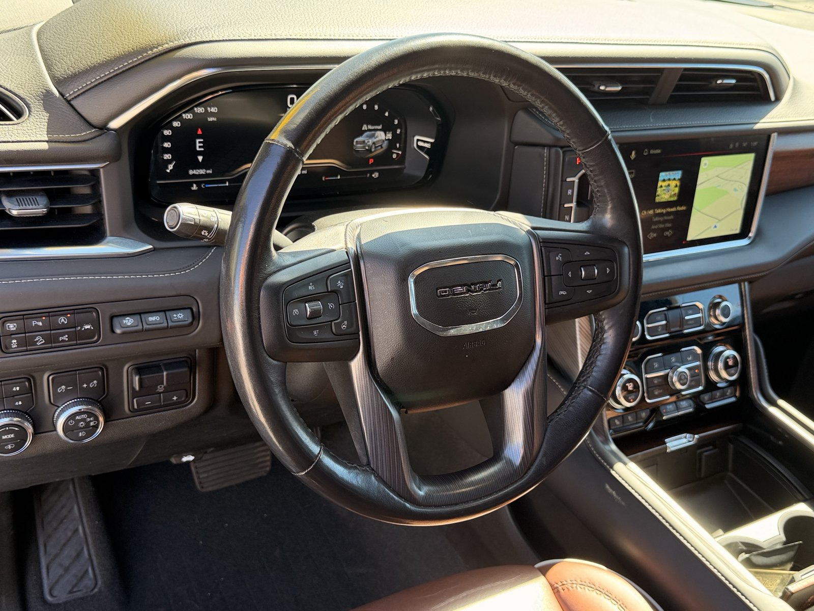 Used 2023 GMC Yukon XL Denali Ultimate AWD/4WD image 17