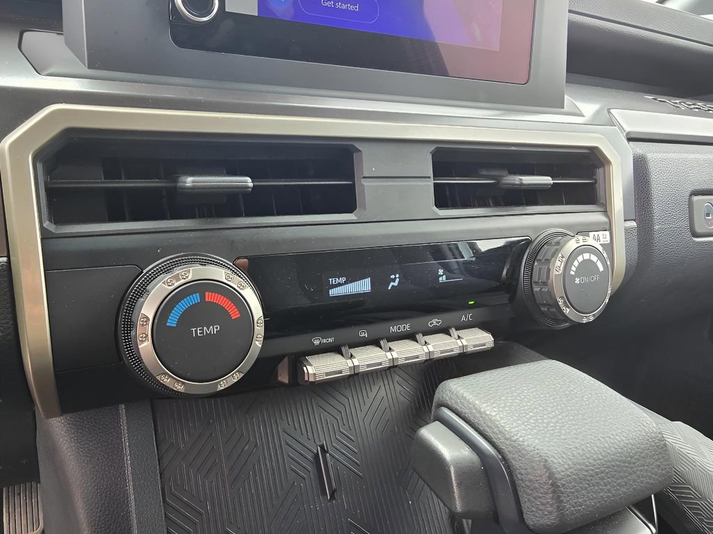 Used 2025 Toyota Tacoma SR5 AWD/4WD image 18
