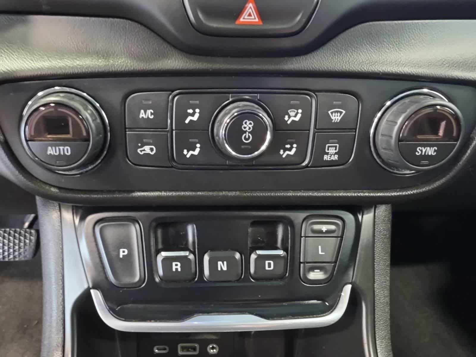 Used 2021 GMC Terrain SLT FWD image 26