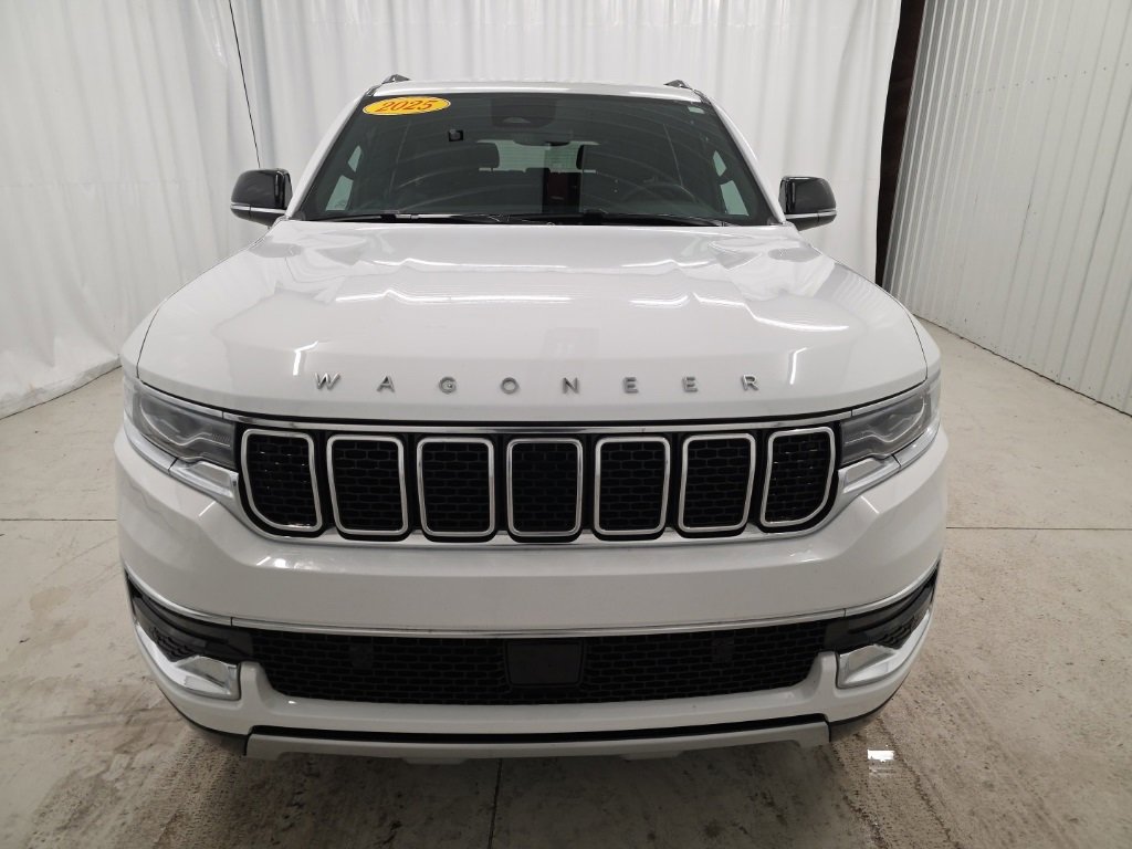 Used 2025 Jeep Wagoneer L Series II image 8