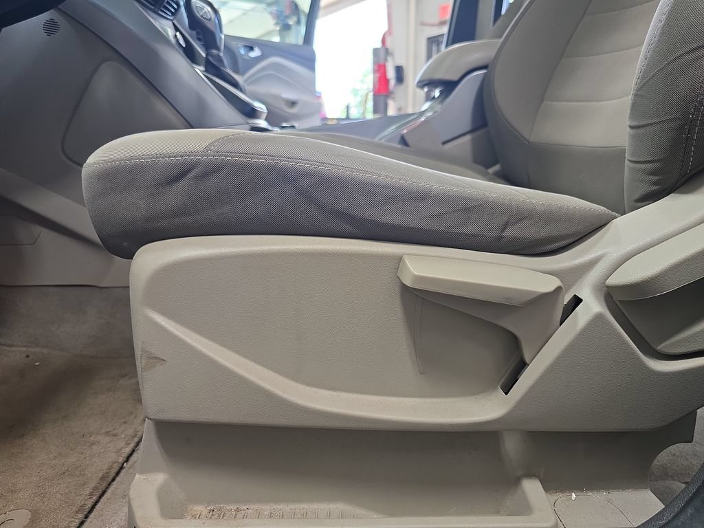 Used 2016 Ford C-MAX SE w/ Equipment Group 202A FWD image 56