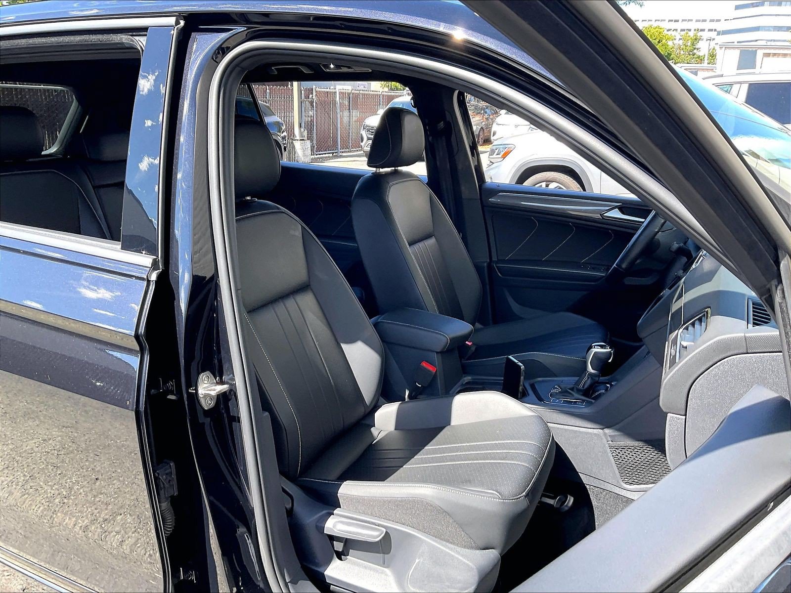 Certified 2023 Volkswagen Tiguan SE R-Line FWD image 6