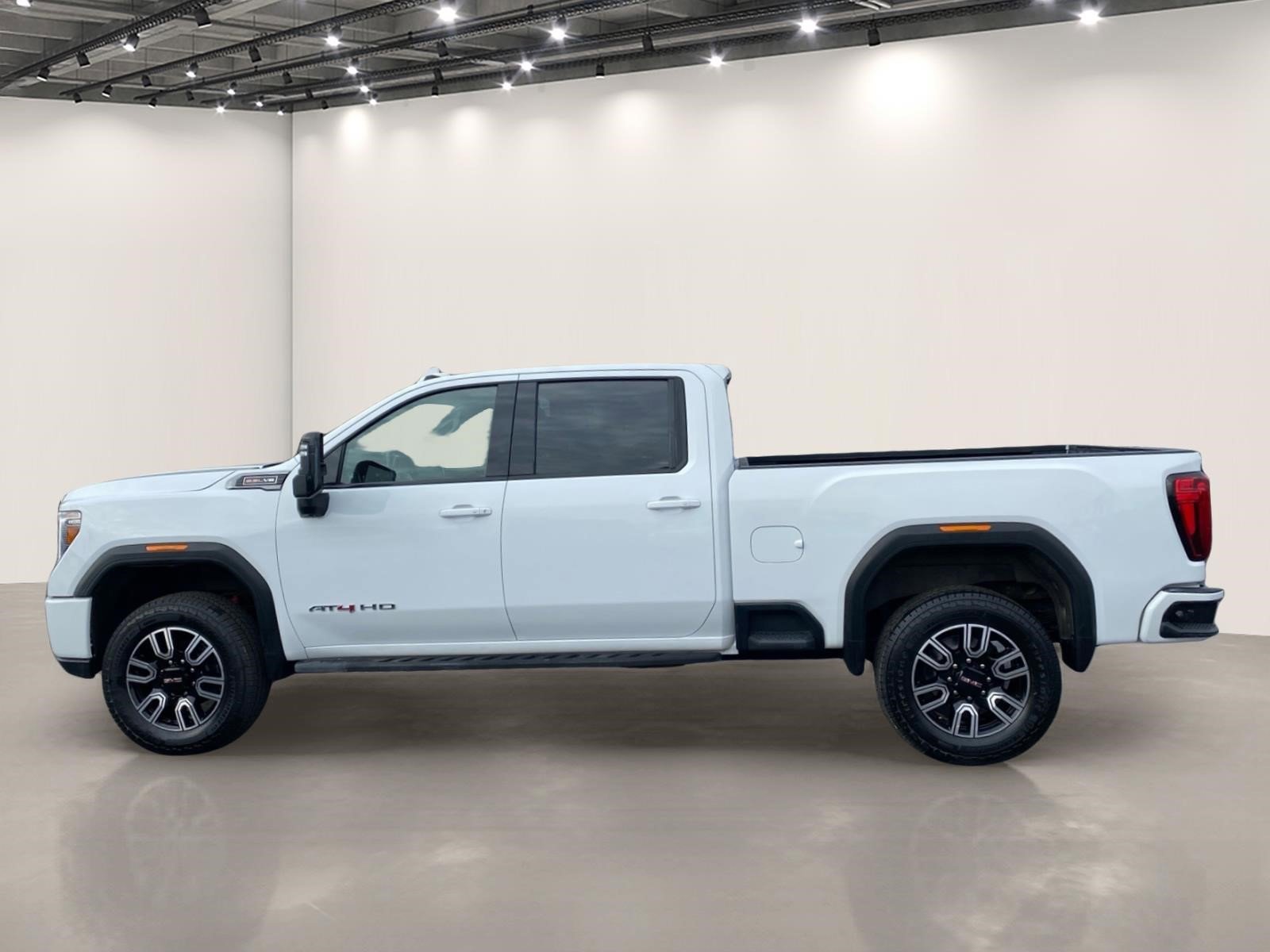 Used 2022 GMC Sierra 2500 AT4 w/ AT4 Premium Plus Package image 4