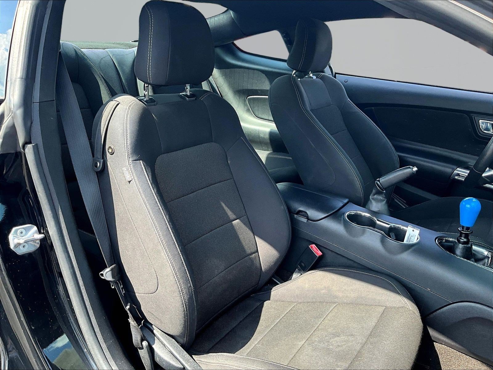 Used 2016 Ford Mustang Coupe RWD image 27