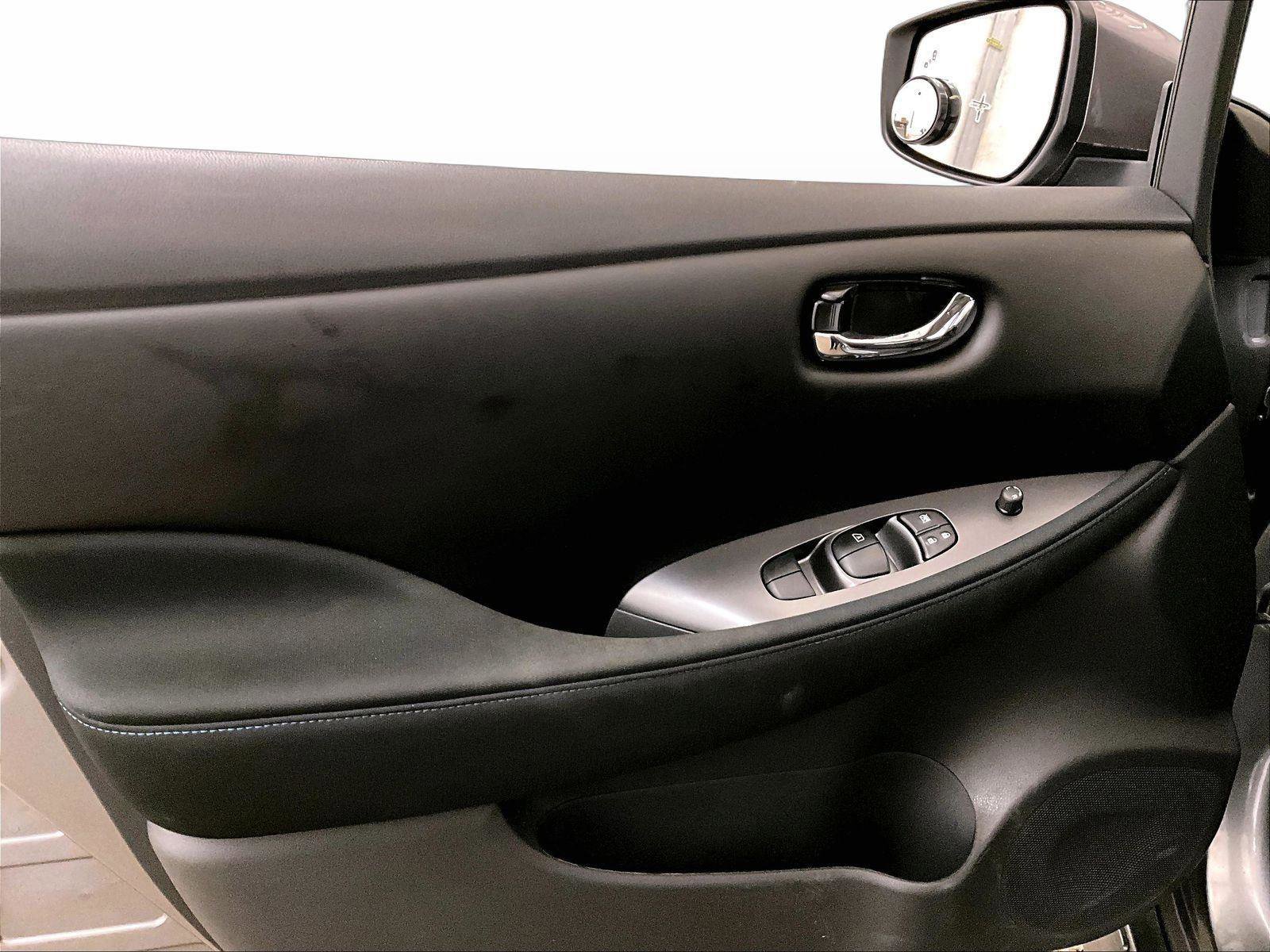 Used 2023 Nissan Leaf S image 22