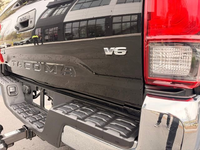 Used 2023 Toyota Tacoma SR5 AWD/4WD image 8