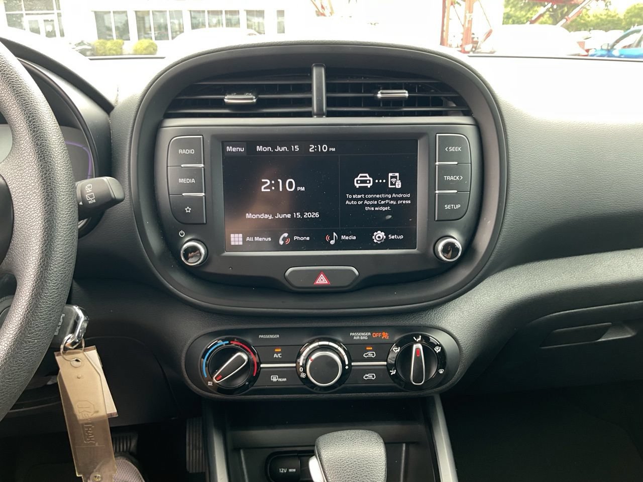 Used 2025 Kia Soul LX w/ LX Technology Package FWD image 24