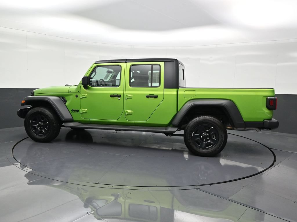 Used 2025 Jeep Gladiator Sport AWD/4WD image 2