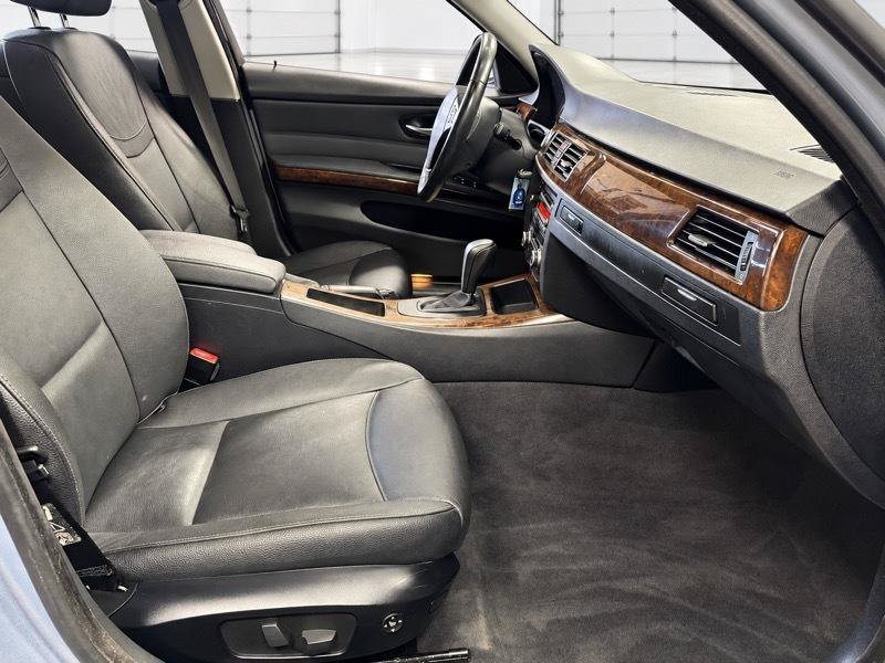 Used 2009 BMW 328i xDrive Sedan AWD/4WD image 23