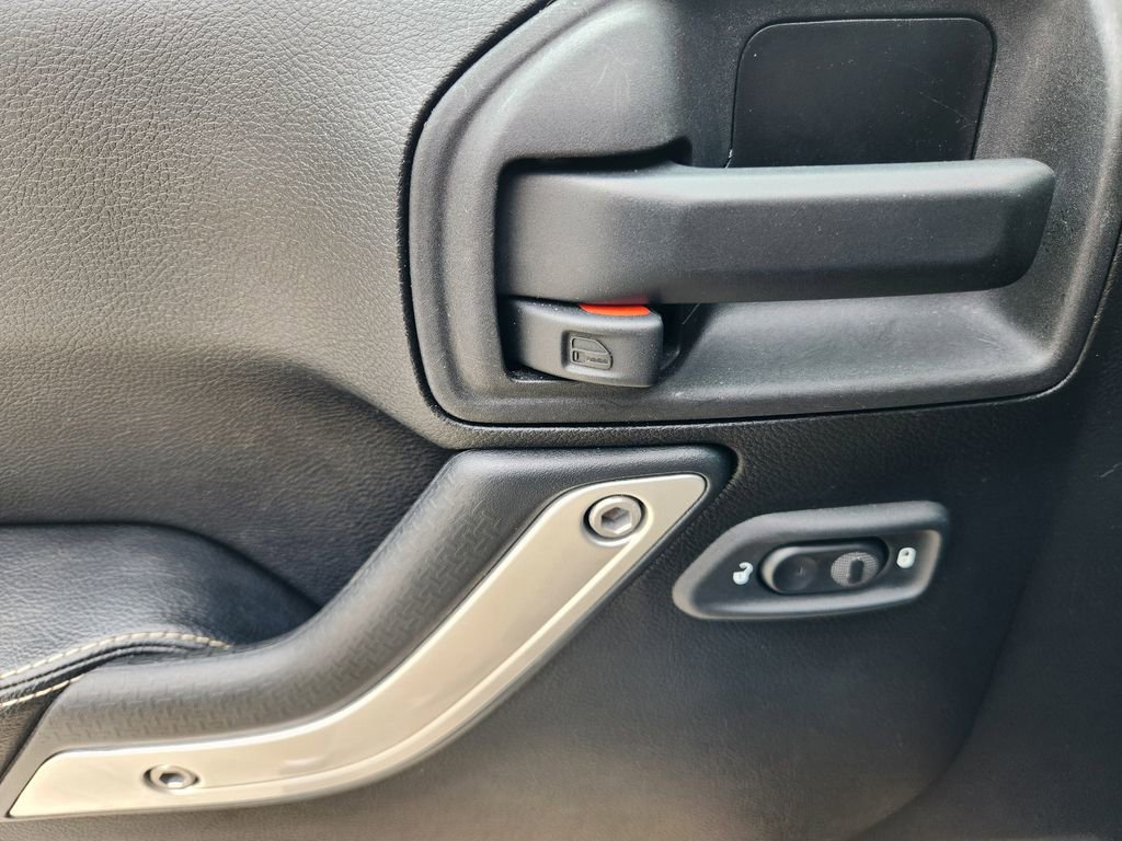 Used 2015 Jeep Wrangler Unlimited Sport image 19