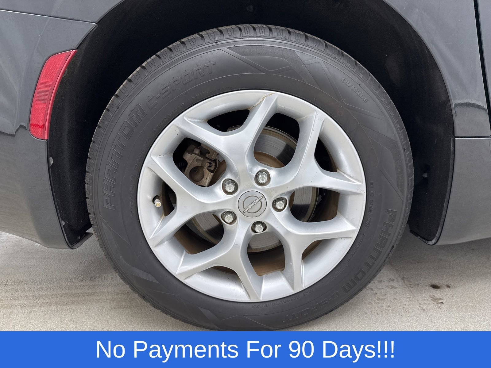 Used 2017 Chrysler Pacifica Touring-L Plus w/ Tire & Wheel Group image 52