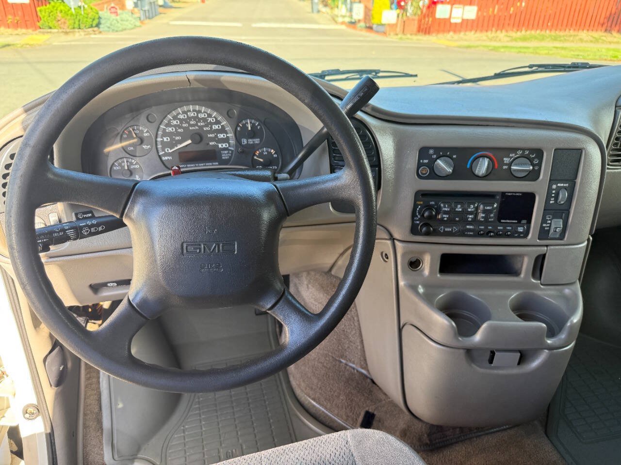 Used 2004 GMC Safari Passenger RWD image 19