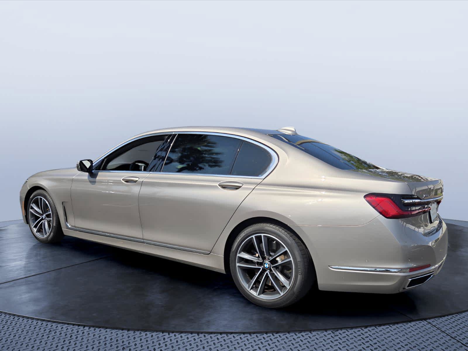Used 2022 BMW 750i xDrive AWD/4WD image 4