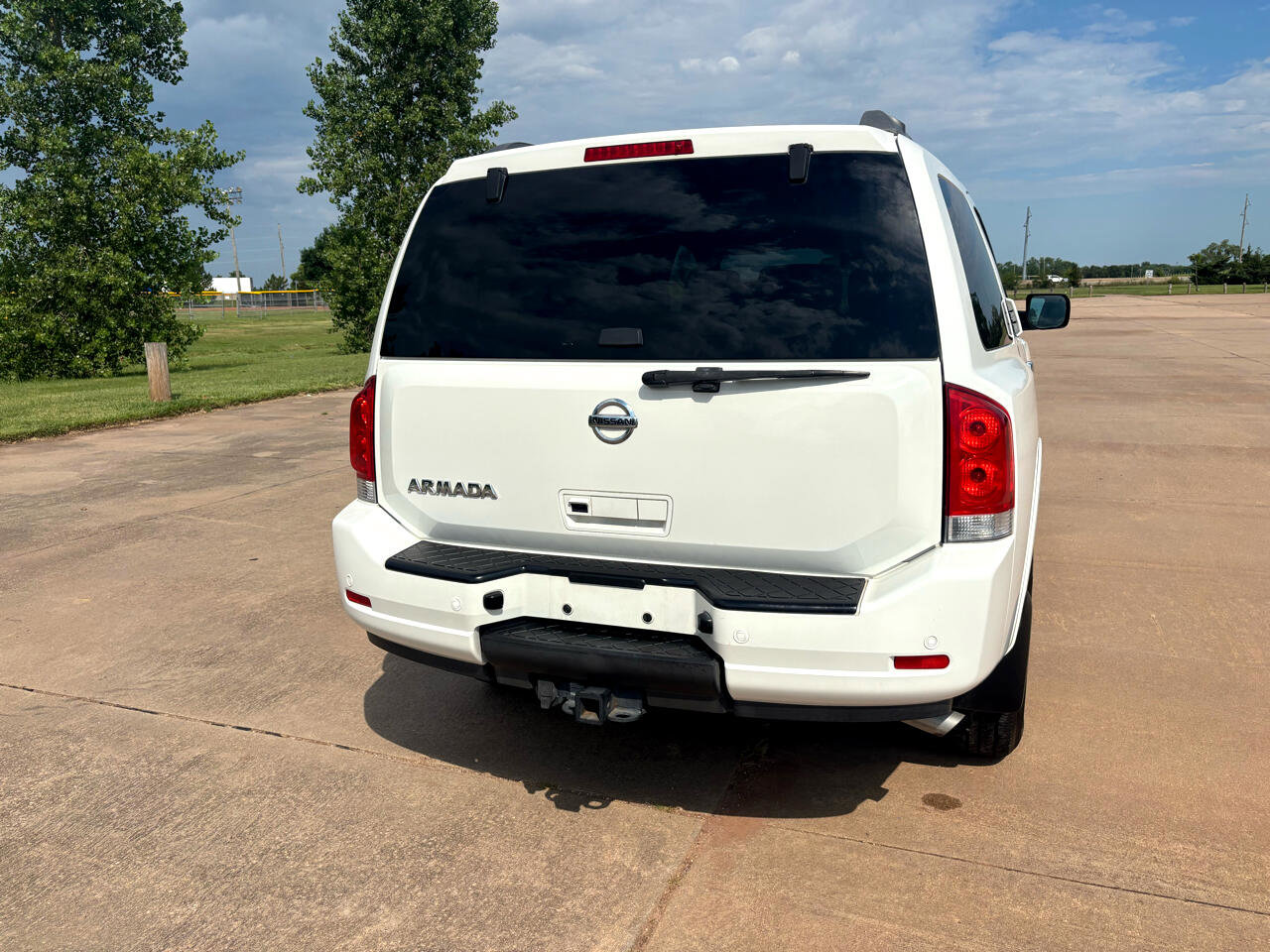 Used 2011 Nissan Armada SV image 31