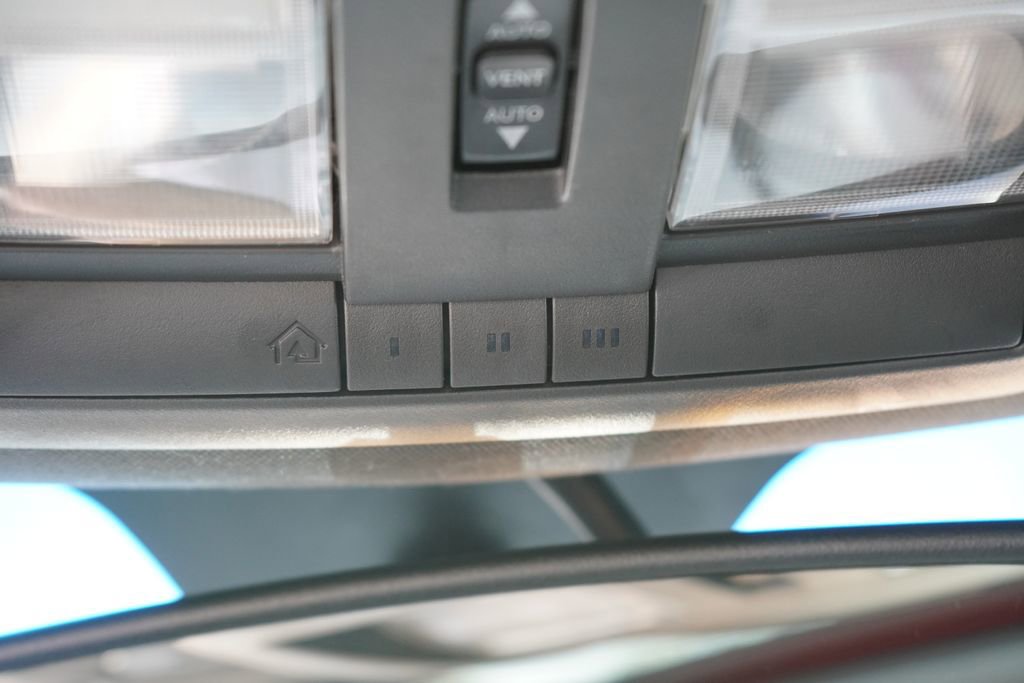 Used 2009 Dodge Challenger SRT8 RWD image 28