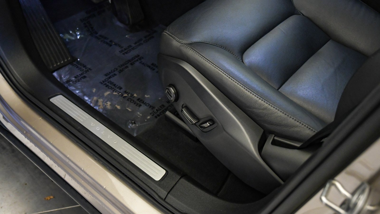 Certified 2025 Volvo XC60 B5 Core image 22