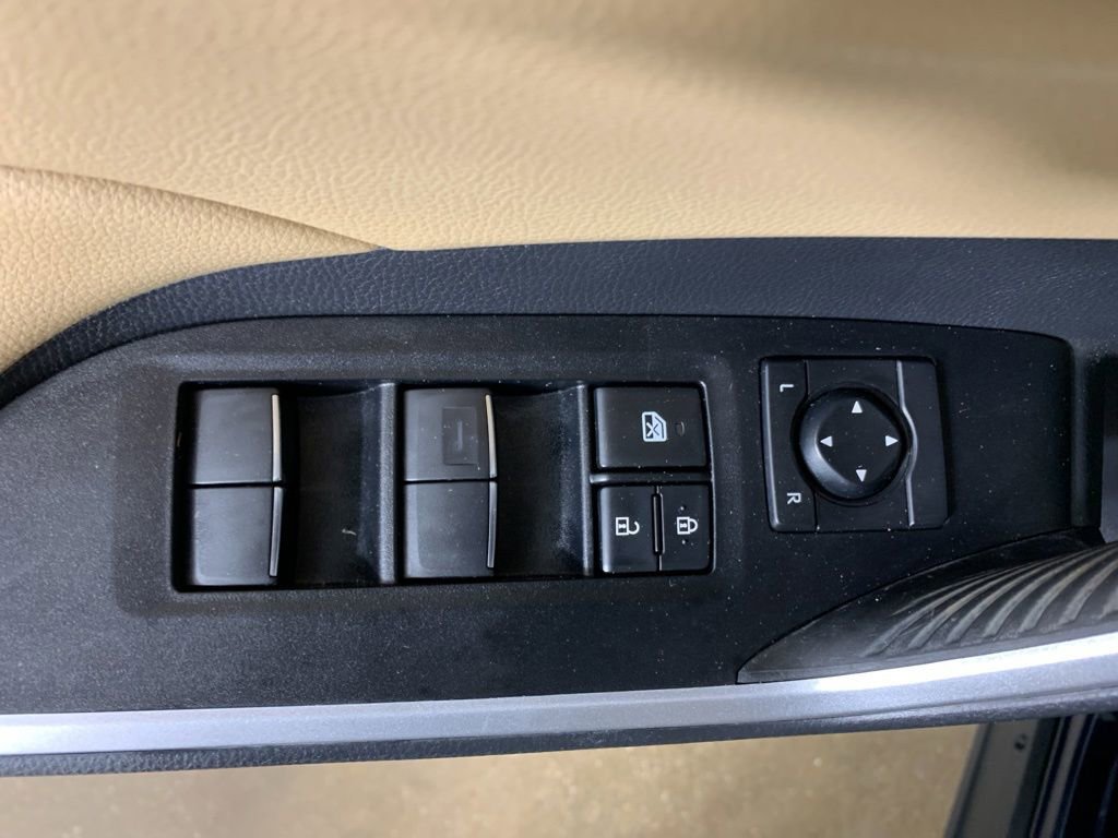 Used 2021 Toyota RAV4 XLE Premium AWD/4WD image 18