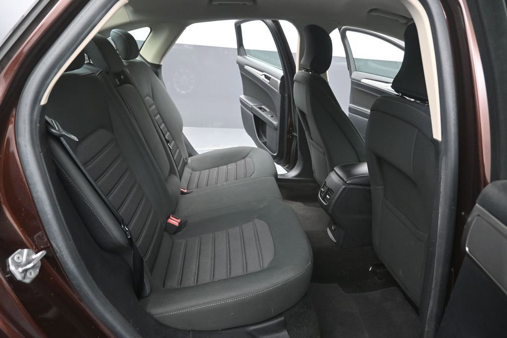 Used 2019 Ford Fusion SE FWD image 23