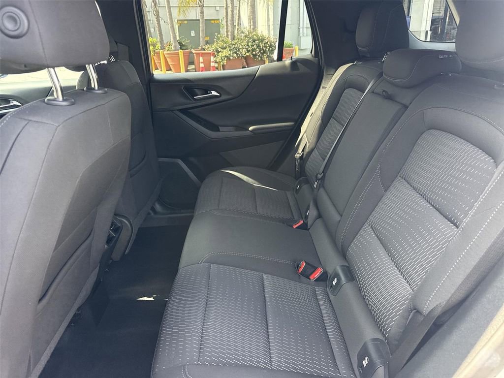 Used 2025 Chevrolet Equinox LT image 22