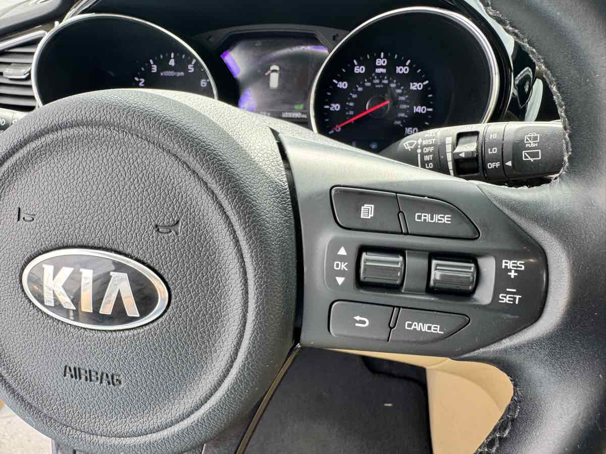 Used 2016 Kia Sedona SX FWD image 43