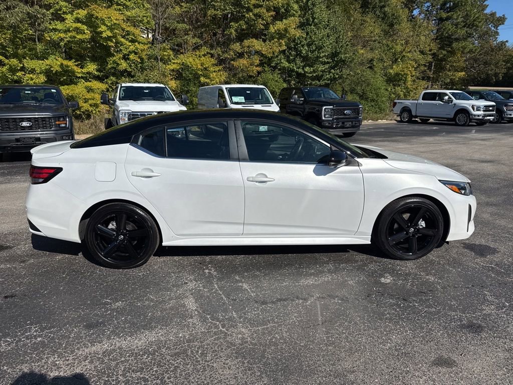 Used 2024 Nissan Sentra SR w/ SR Premium Package image 2