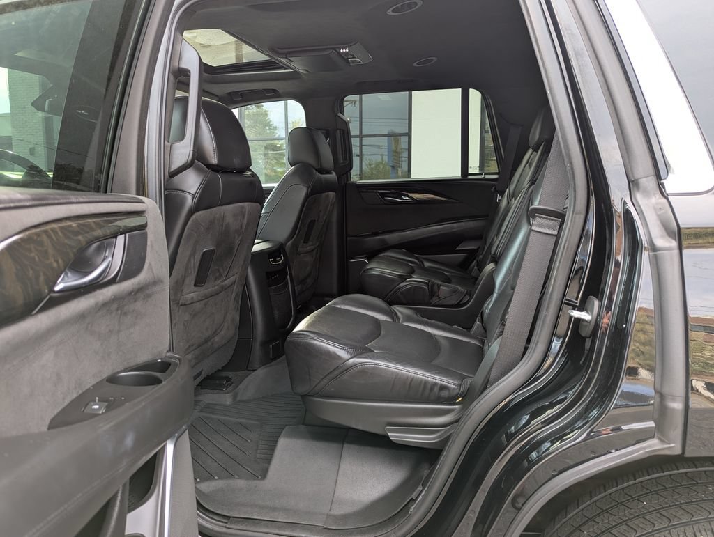 Used 2020 Cadillac Escalade Platinum AWD/4WD image 44