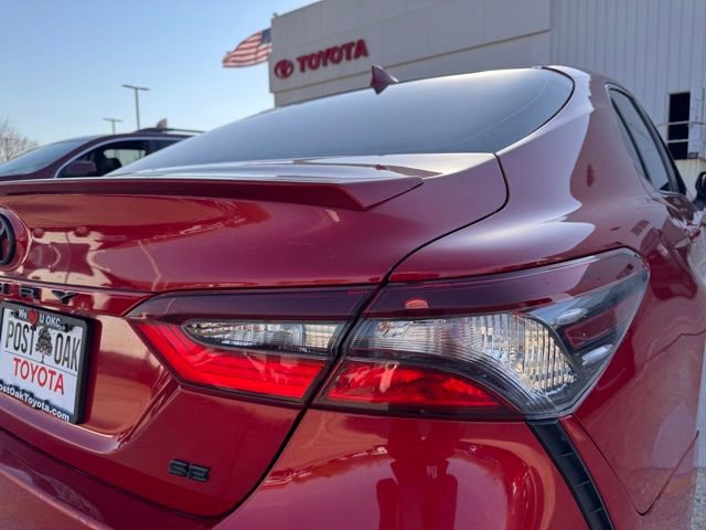 Used 2021 Toyota Camry SE image 12
