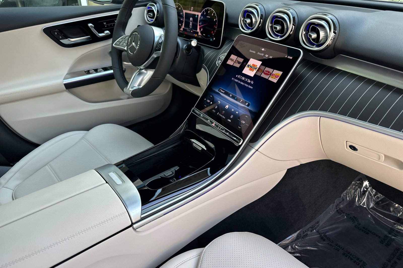 New 2025 Mercedes-Benz C 300 Sedan image 15