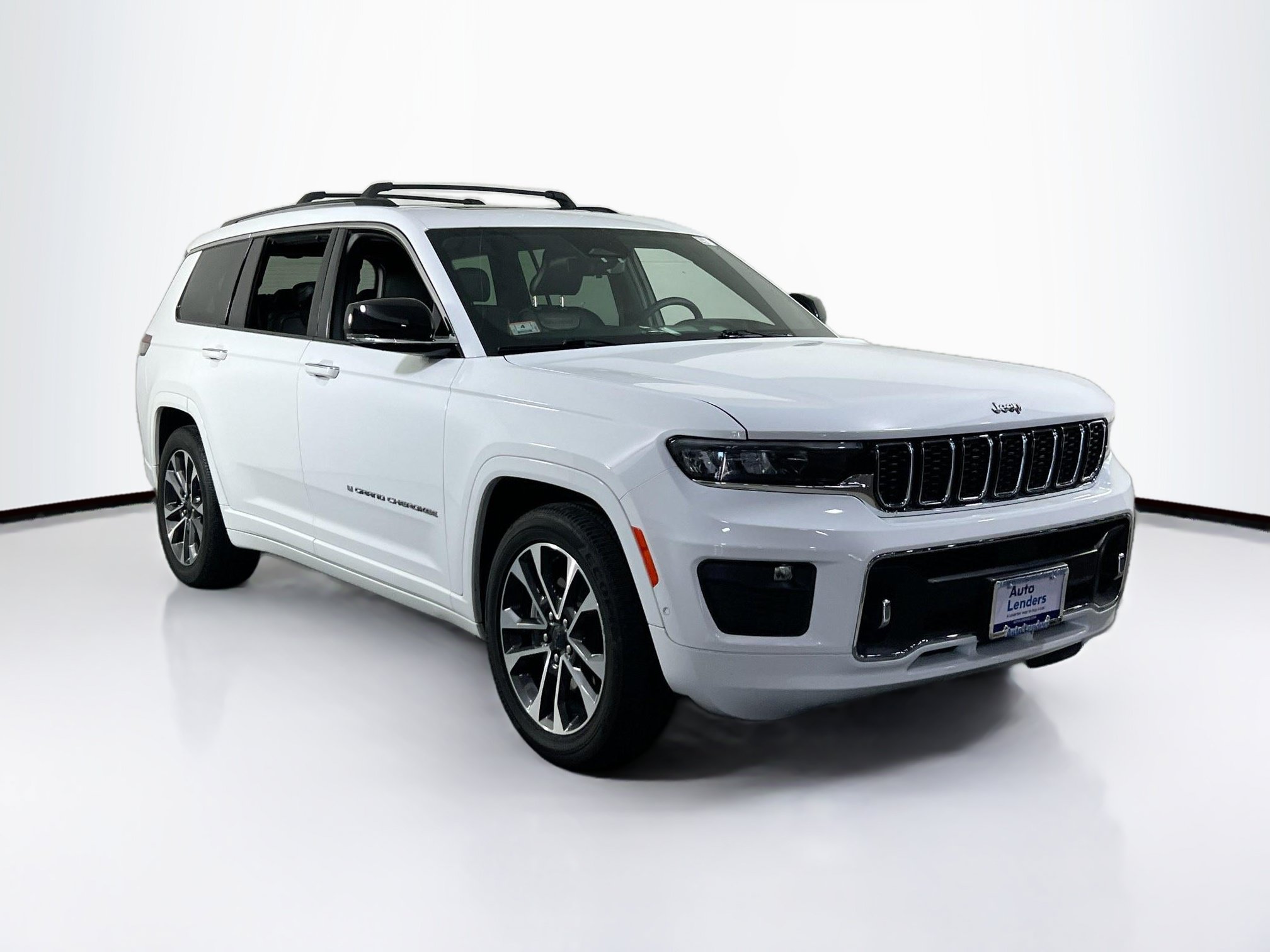 Used 2023 Jeep Grand Cherokee L Overland w/ Luxury Tech Group IV AWD/4WD image 3