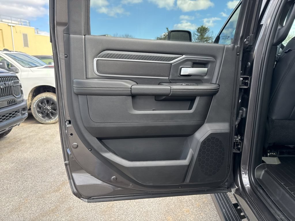 New 2025 RAM 2500 Big Horn AWD/4WD image 25