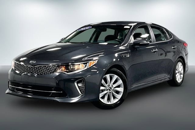 Used 2018 Kia Optima S FWD image 3