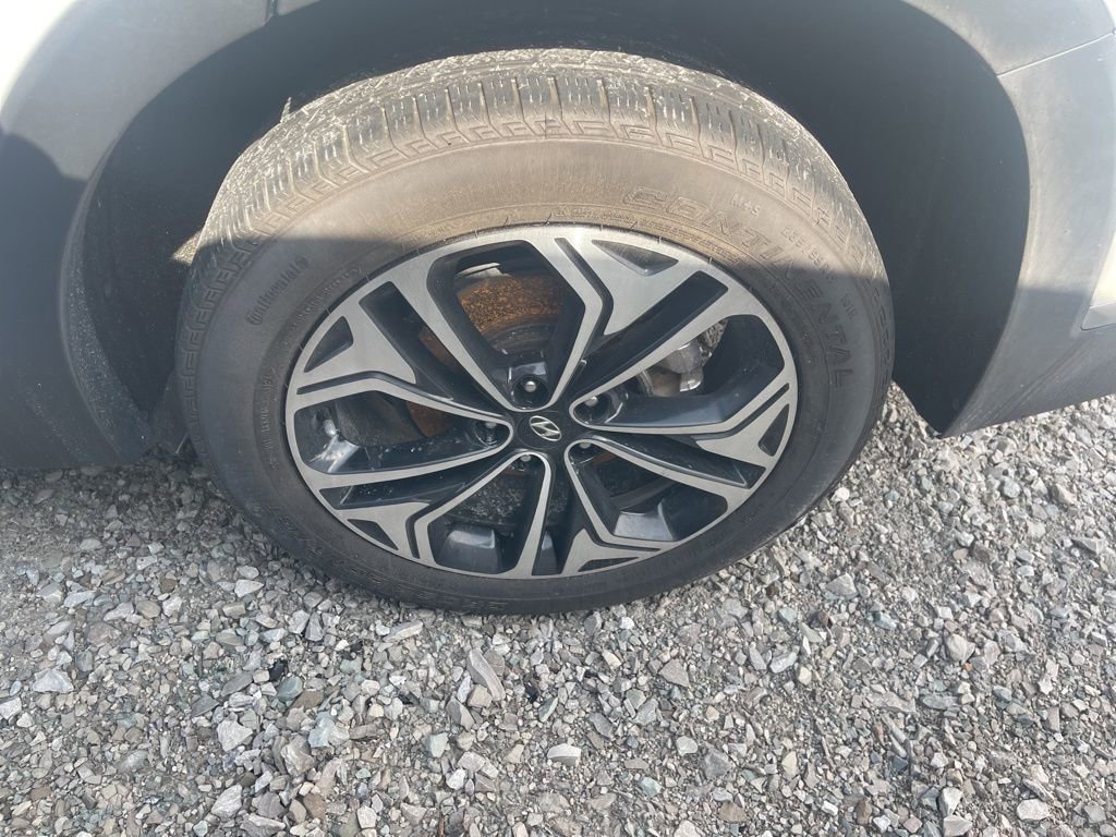 Used 2019 Hyundai Santa Fe Limited image 12