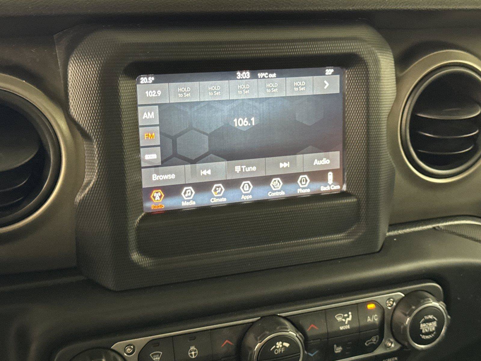 Used 2018 Jeep Wrangler Sport AWD/4WD image 17