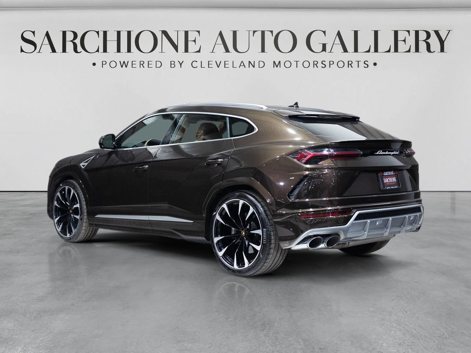 Used 2021 Lamborghini Urus AWD/4WD image 2