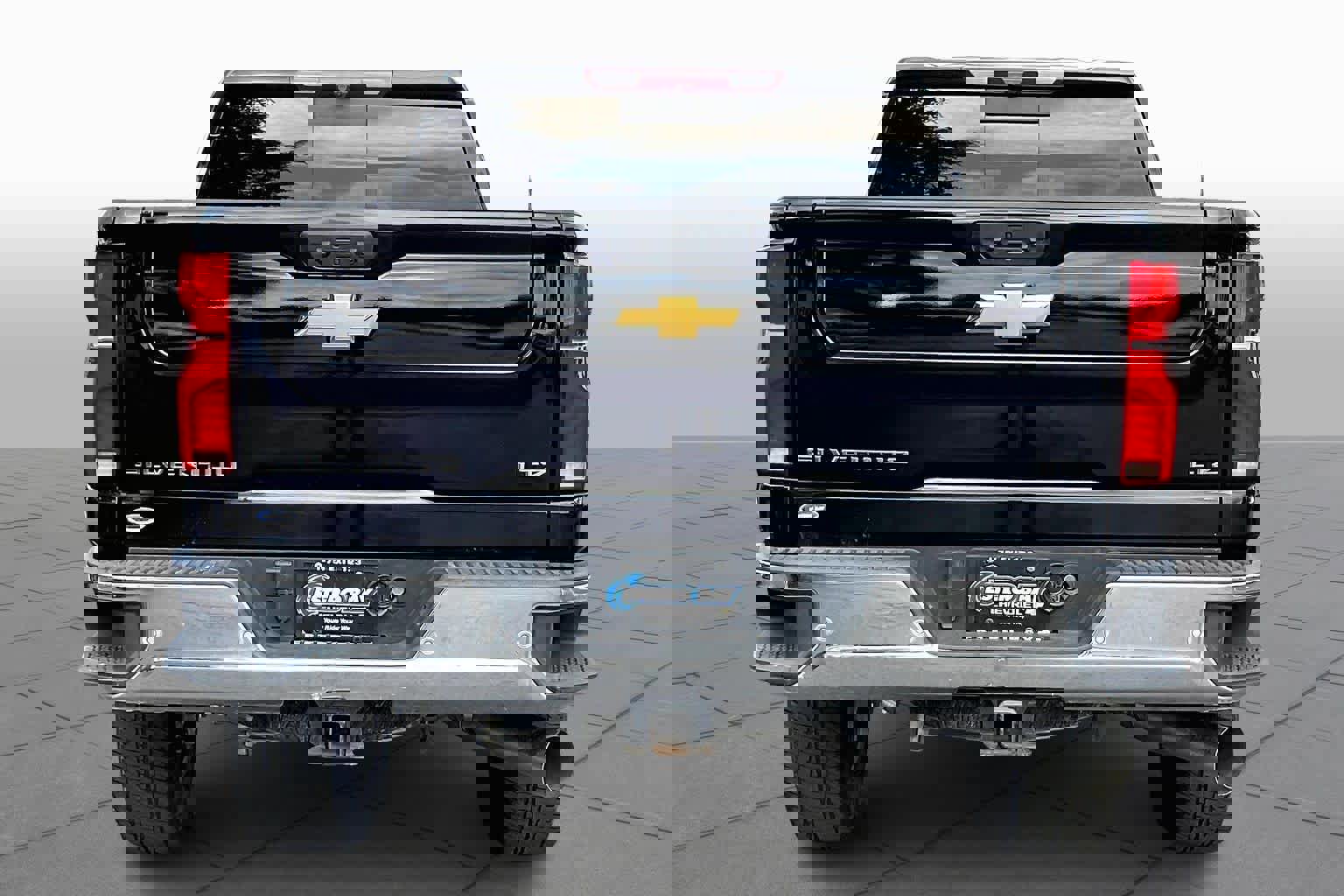 Used 2024 Chevrolet Silverado 3500 LTZ w/ LTZ Premium Package image 4