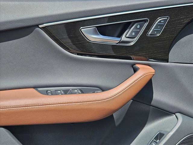 Used 2023 Audi Q7 3.0T Prestige w/ Prestige Package image 11