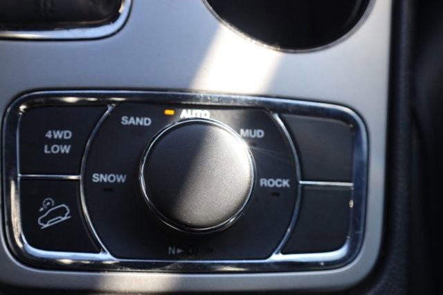 Used 2018 Jeep Grand Cherokee Limited image 29