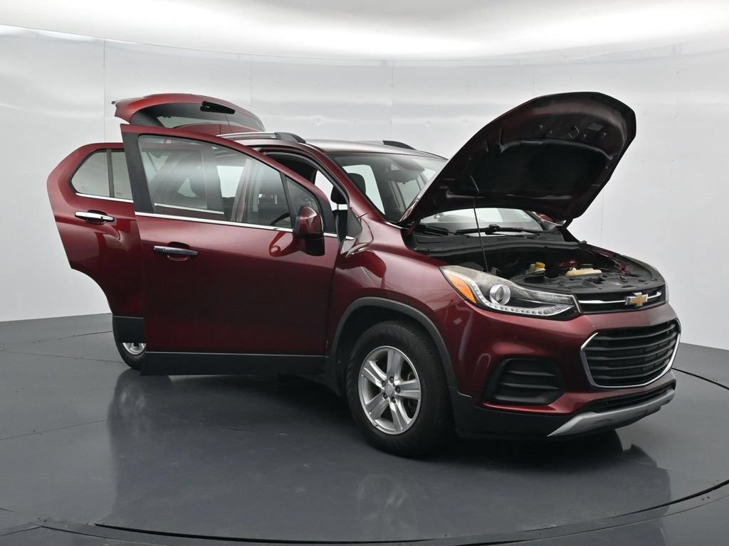 Used 2017 Chevrolet Trax LT w/ LT Convenience Package FWD image 44
