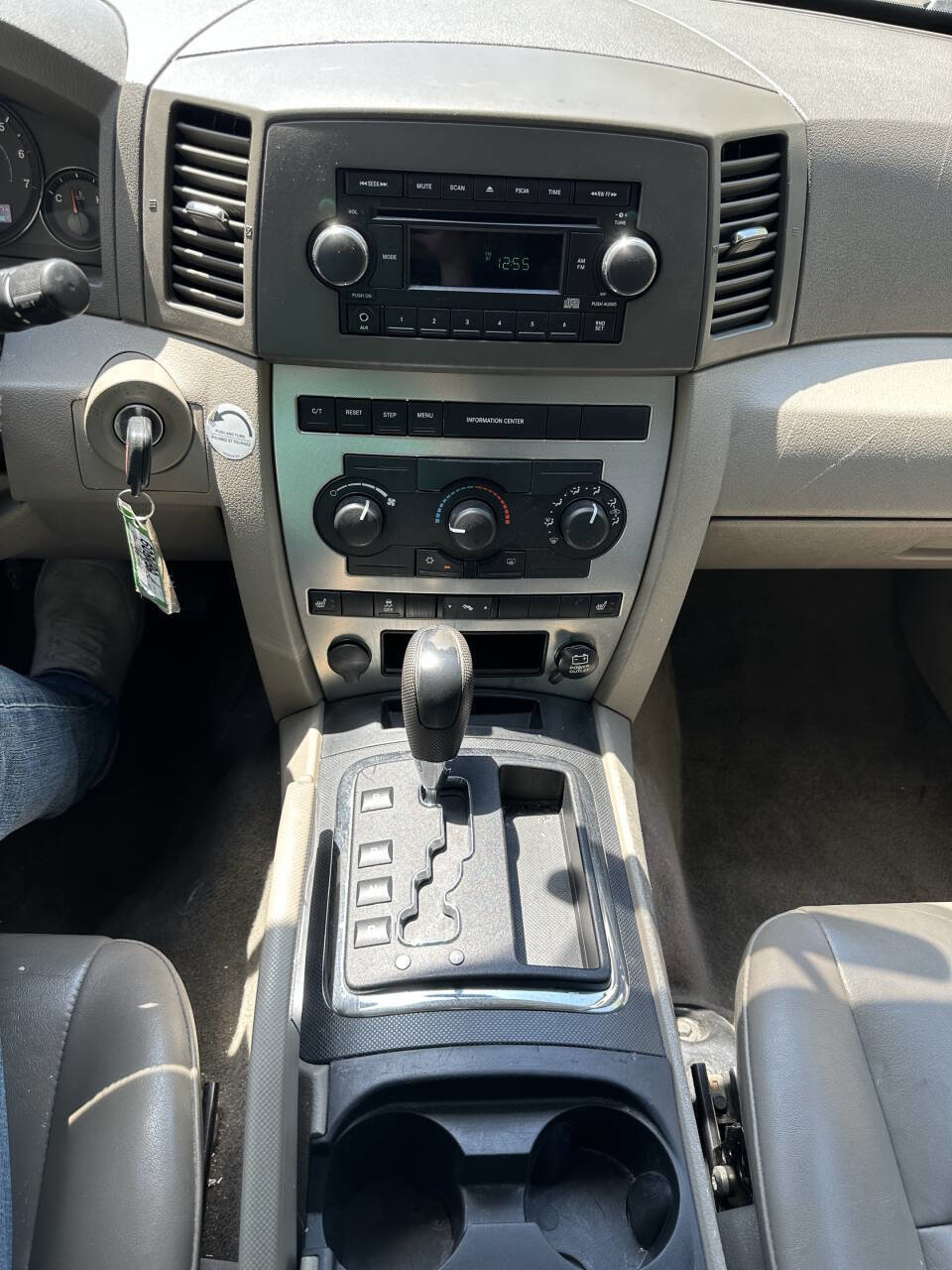 Used 2006 Jeep Grand Cherokee Laredo AWD/4WD image 14