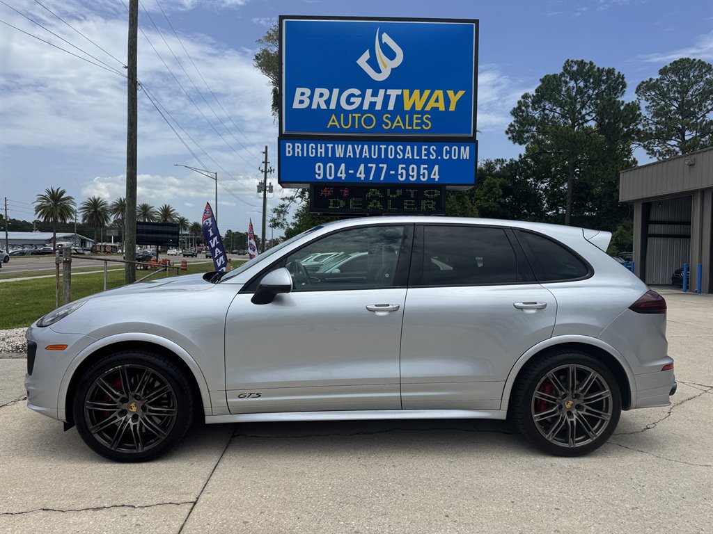Used 2018 Porsche Cayenne GTS AWD/4WD image 2