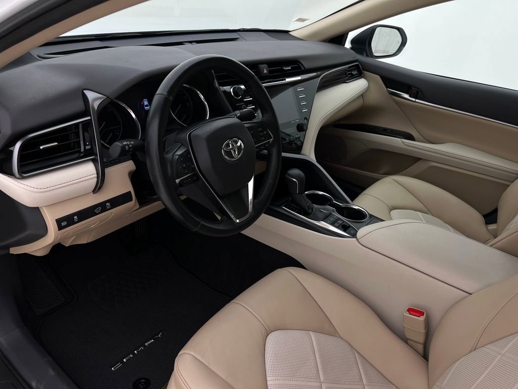 Used 2019 Toyota Camry XLE image 12