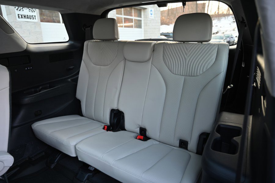 Used 2023 Hyundai Palisade Calligraphy image 23