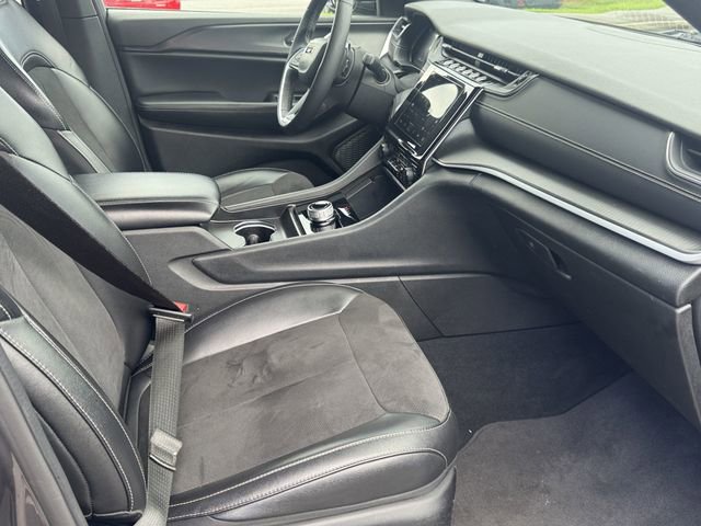 Used 2024 Jeep Grand Cherokee L Laredo AWD/4WD image 13