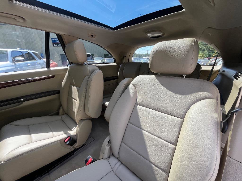 Used 2011 Mercedes-Benz R 350 4MATIC image 25