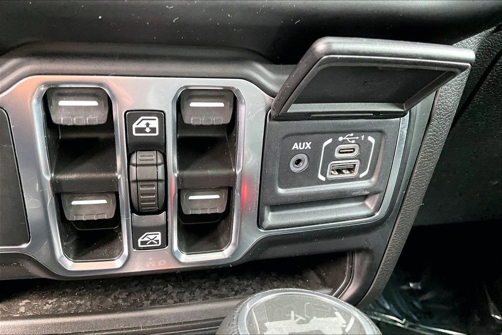 Used 2023 Jeep Wrangler Sport S AWD/4WD image 16