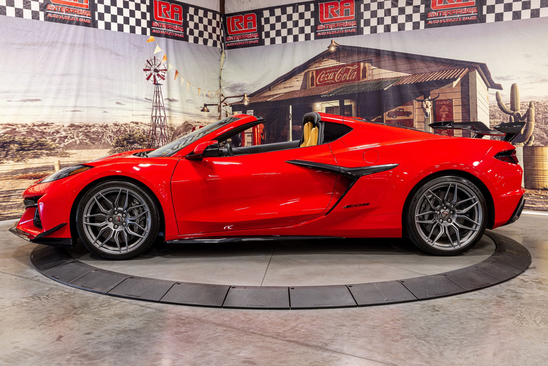 Used 2023 Chevrolet Corvette Z06 w/ Z07 Performance Package RWD image 10